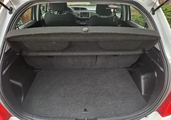 Toyota Yaris cena 41990 przebieg: 113434, rok produkcji 2013 z Chodzież małe 277
